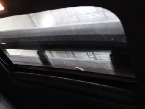 Used 2016 Toyota Tacoma TRD Sport image 10