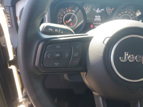 Used 2025 Jeep Gladiator Sport AWD/4WD image 30