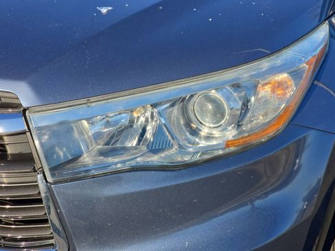 Used 2015 Toyota Highlander XLE image 29