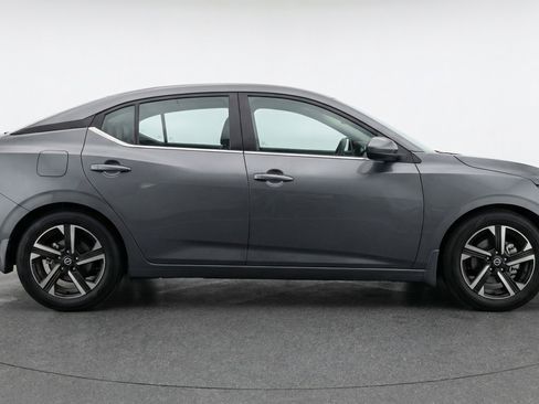 Used 2025 Nissan Sentra SV image 11