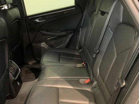 Used 2022 Porsche Macan S image 38