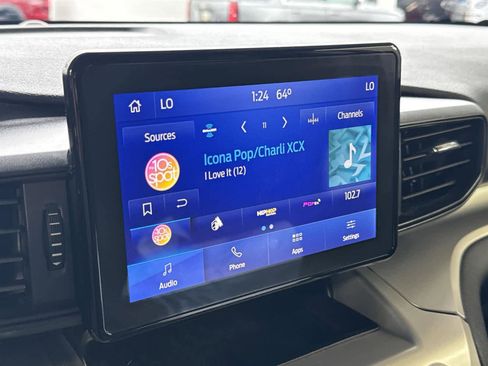 Used 2022 Ford Explorer XLT image 16