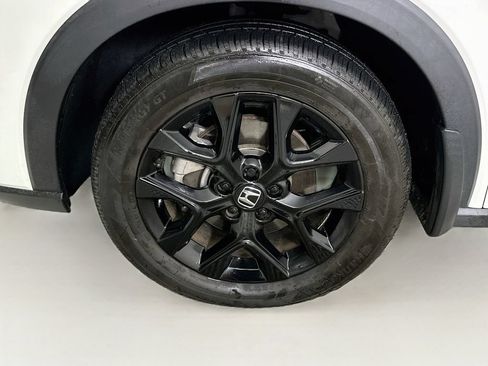 Certified 2025 Honda HR-V Sport image 24