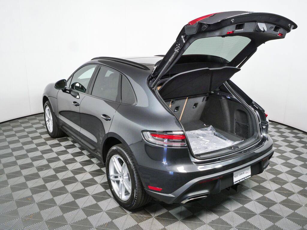 New 2026 Porsche Macan Turbo AWD/4WD image 34