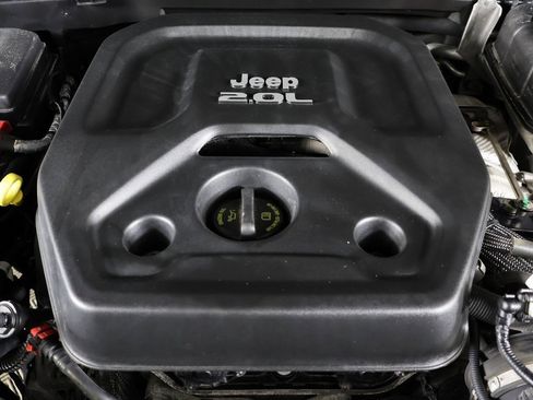 Used 2020 Jeep Wrangler Unlimited Sahara w/ Uconnect 4C Nav & Sound Group image 14