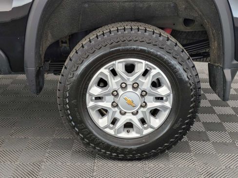 Used 2022 Chevrolet Silverado 2500 LTZ w/ LTZ Convenience Package AWD/4WD image 16