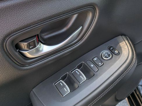 Certified 2024 Honda HR-V EX-L image 16