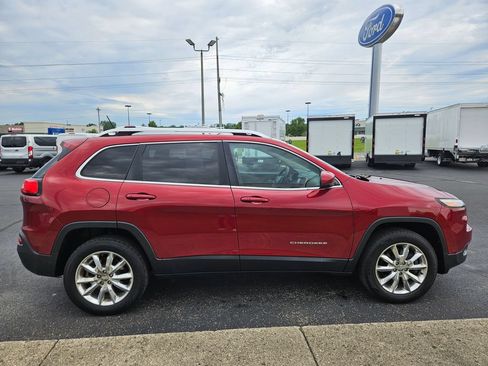 Used 2015 Jeep Cherokee Limited w/ Luxury Group AWD/4WD image 5