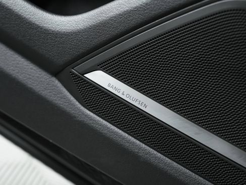 Used 2024 Audi RS 6 performance w/ Matte Carbon Package image 77