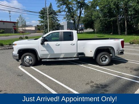 Used 2025 Chevrolet Silverado 3500 LT AWD/4WD image 4
