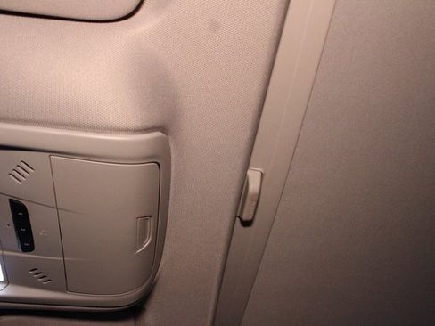 Used 2020 Buick Enclave Essence image 30