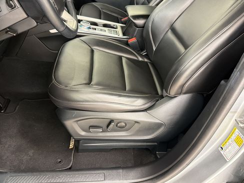 Certified 2023 Ford Explorer XLT w/ Equipment Group 202A RWD image 15