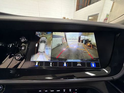 Certified 2023 Buick Envision Avenir FWD image 17