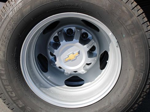 Used 2025 Chevrolet Silverado 3500 W/T w/ WT Convenience Package image 30