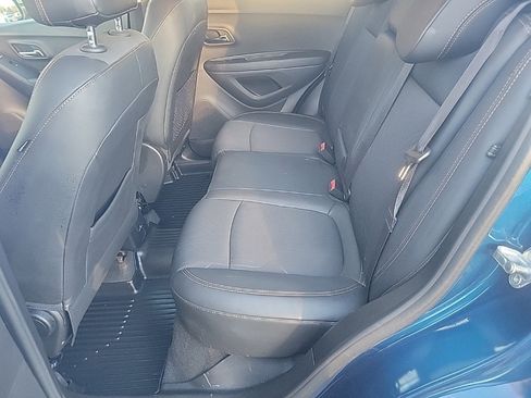 Used 2020 Chevrolet Trax LT w/ LT Convenience Package image 22