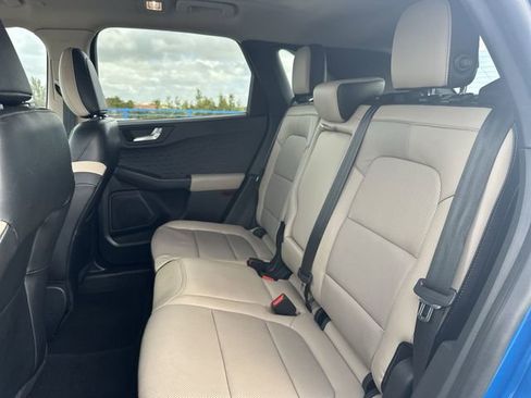 Used 2020 Ford Escape Titanium image 27