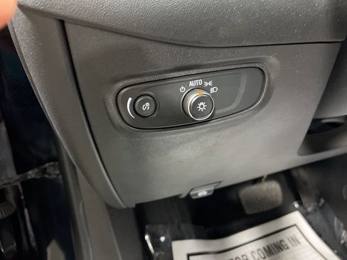 Used 2024 Chevrolet Equinox LT image 27