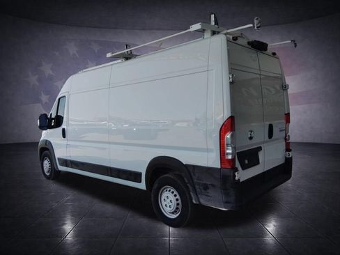 Used 2024 RAM ProMaster 2500 w/ Convenience Group FWD image 3