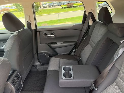 Used 2025 Nissan Rogue SV FWD image 42