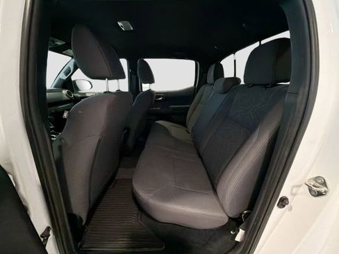 Used 2017 Toyota Tacoma TRD Sport w/ Tow Package RWD image 20
