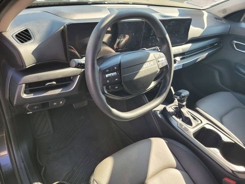 Used 2025 Kia K4 LXS image 9