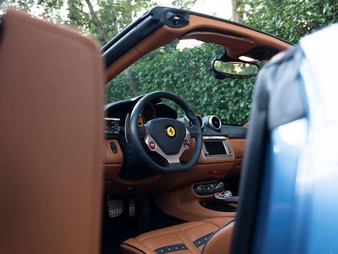 Used 2010 Ferrari California image 29