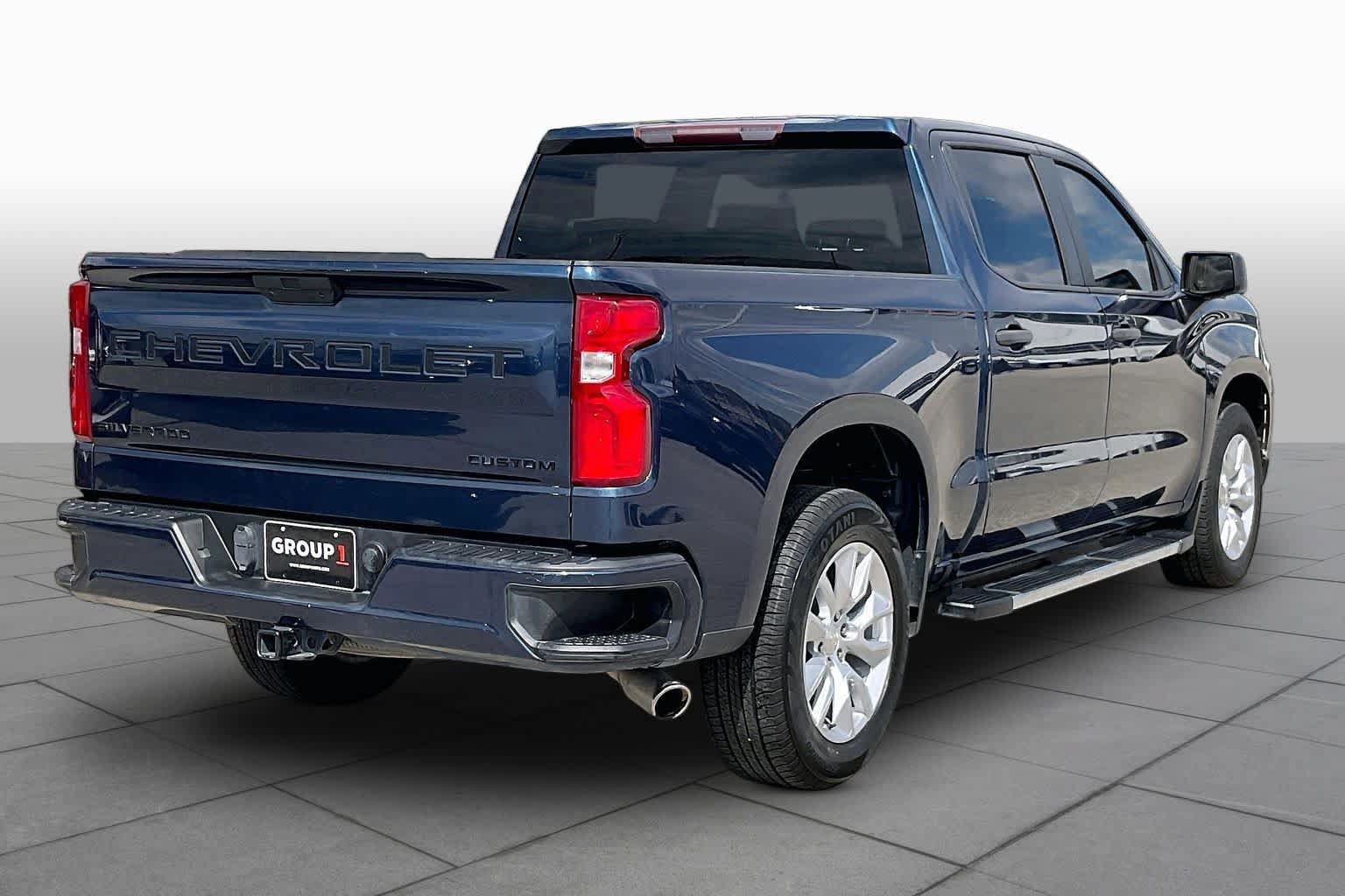 Used 2020 Chevrolet Silverado 1500 Custom w/ Custom Value Package RWD image 12