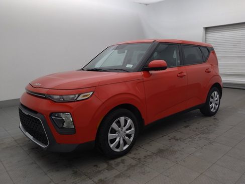 Used 2022 Kia Soul LX FWD image 2