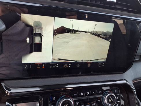 Used 2025 GMC Sierra 2500 AT4 w/ AT4 Premium Plus Package AWD/4WD image 14