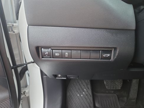 Certified 2024 Toyota Venza XLE AWD/4WD image 30