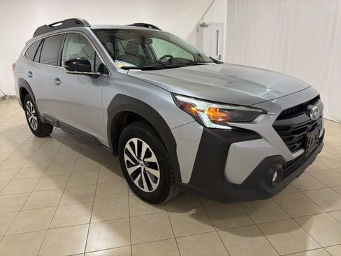 Used 2025 Subaru Outback Premium image 7