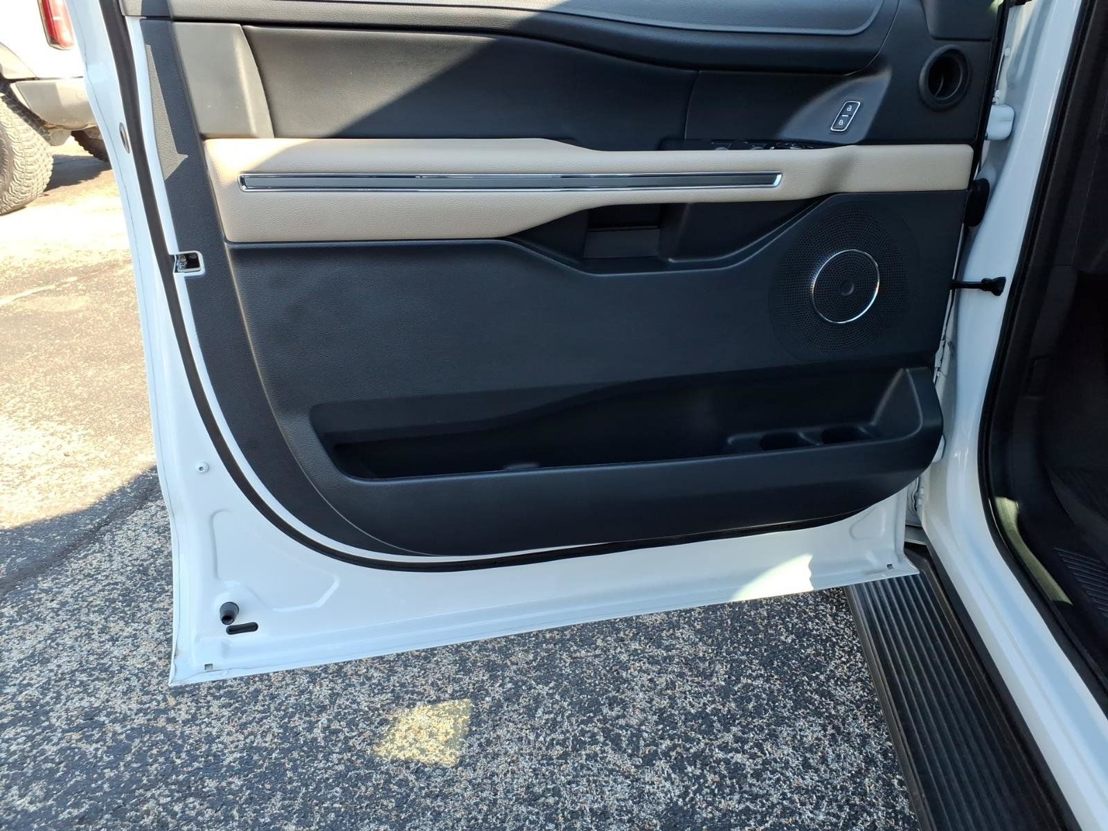 Certified 2023 Ford Expedition XLT RWD image 12