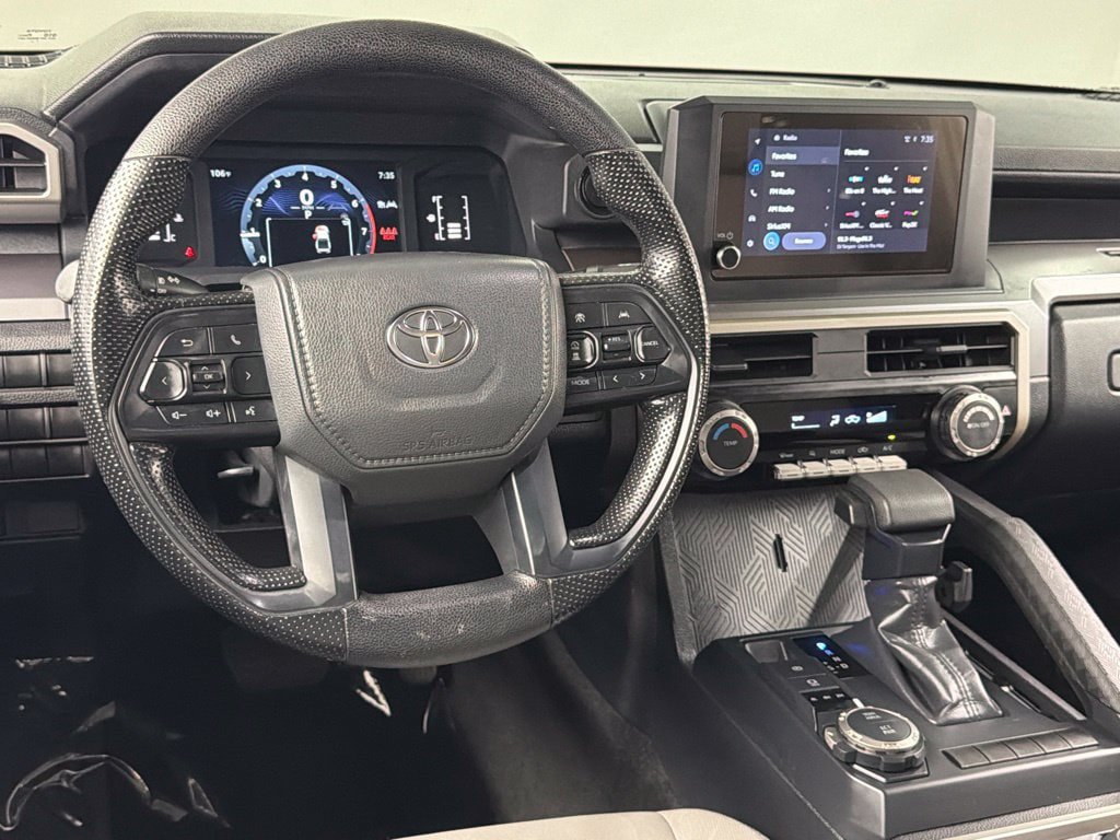 Certified 2025 Toyota Tacoma SR5 AWD/4WD image 35