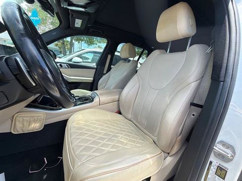 Used 2019 BMW X5 xDrive40i w/ Premium Package 2 AWD/4WD image 4
