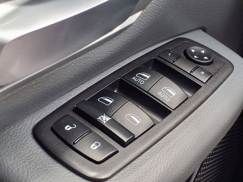 Used 2022 RAM 1500 Big Horn AWD/4WD image 12