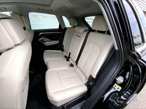 Certified 2023 Audi Q3 2.0T Premium w/ Convenience Package AWD/4WD image 19