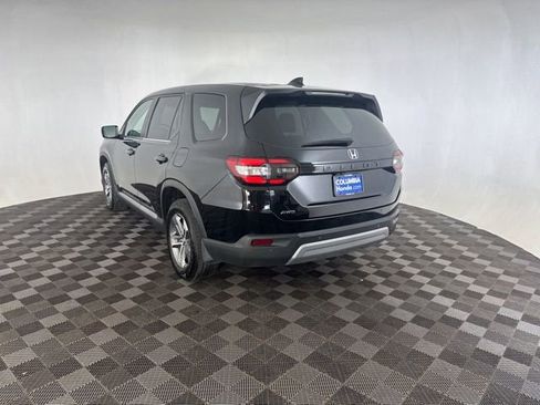 Used 2025 Honda Pilot EX-L image 9