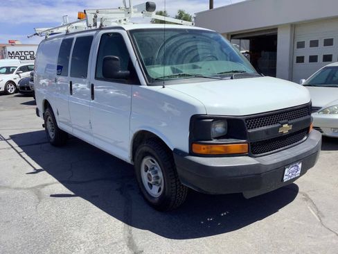 Used 2016 Chevrolet Express 2500 w/ Cold Climate Package RWD image 2