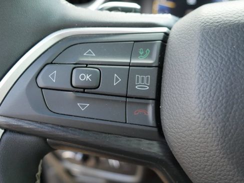 Used 2025 Jeep Grand Cherokee Laredo X w/ Luxury Tech Group I AWD/4WD image 15