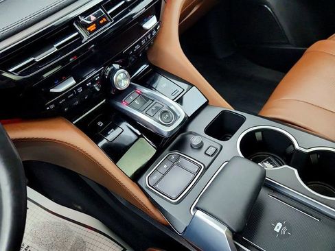 Used 2024 Acura MDX SH-AWD w/ Advance Package image 17