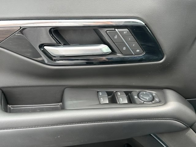 Used 2025 Chevrolet Tahoe LT AWD/4WD image 15