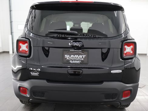 Used 2019 Jeep Renegade Latitude AWD/4WD image 27