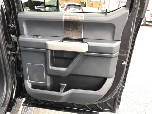 Used 2022 Ford F250 Lariat w/ Black Appearance Package image 17