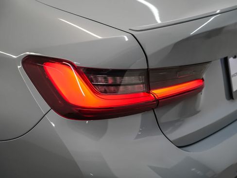 Used 2023 BMW 330i Sedan w/ M Sport Package RWD image 11