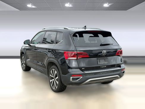Used 2022 Volkswagen Taos SE w/ IQ.Drive SE Package image 3