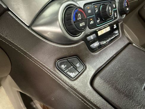 Used 2015 Chevrolet Suburban LTZ AWD/4WD image 22