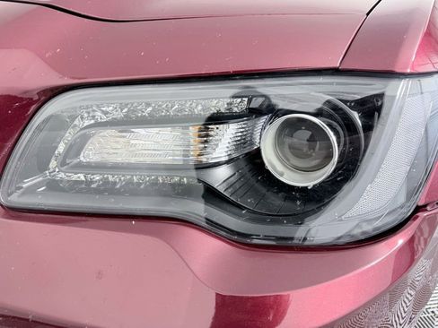 Used 2023 Chrysler 300 Touring w/ Sport Appearance Package image 27