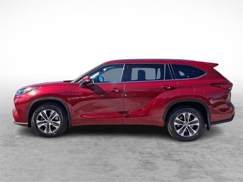 Used 2020 Toyota Highlander XLE image 7