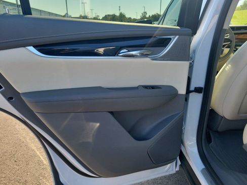 Used 2024 Cadillac XT6 Premium Luxury w/ Technology Package AWD/4WD image 15