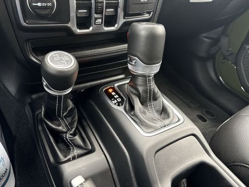 Used 2023 Jeep Wrangler Unlimited Sahara w/ Cold Weather Group image 18